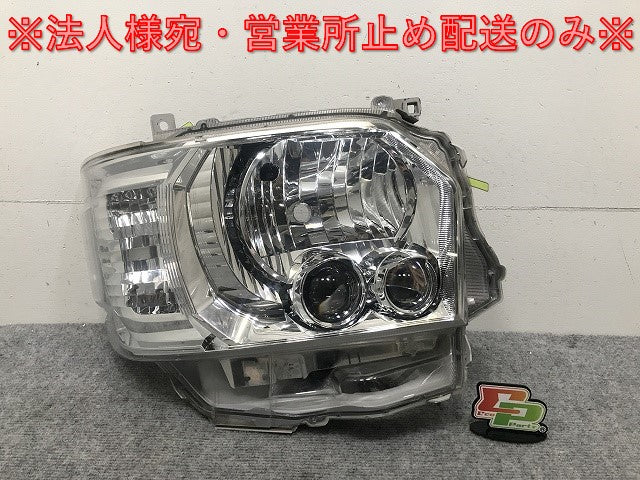 ハイエース レジアスエース 200系 4型 5型 6型 7型 標準 ワイド 純正 後期 右 ヘッドライト LED レベライザー 刻印83 KOITO 26-137(132237)