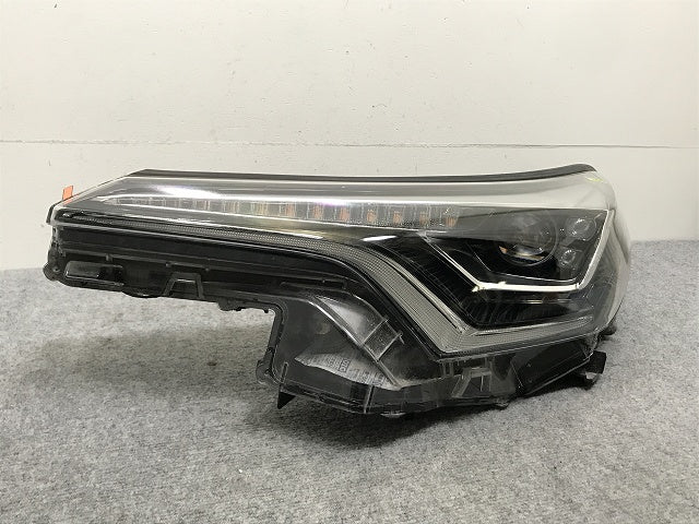 C-HR CHR G ZYX10 NGX10 NGX50 純正 前期 左 ヘッドライト ランプ LED 刻印4 KOITO 10-101 トヨタ(132402)