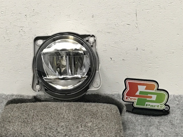 ダイハツ/トヨタ/ホンダ/スバル/スズキ 汎用 LA150S LA800S/M900A/ZN6/JF1/ZC6 純正 左 フォグランプ LED 114-11092 81220-B2460(132485)