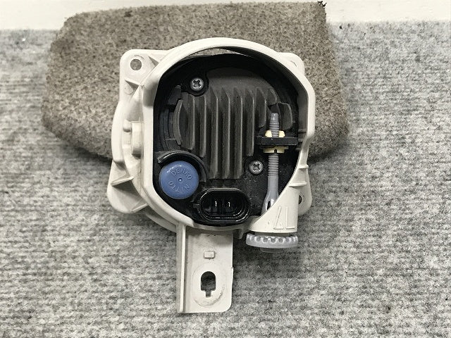 ダイハツ/トヨタ/ホンダ/スバル/スズキ 汎用 LA150S LA800S/M900A/ZN6/JF1/ZC6 純正 左 フォグランプ LED 114-11092 81220-B2460(132485)