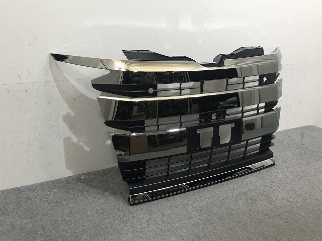 新車外し!ノア/SG/SZ 90/ZWR90W/ZWR95W/MZRA90W/MZRA95W 純正 フロント グリル/ラジエーターグリル 53101-V1020/53112-V1020(132486)