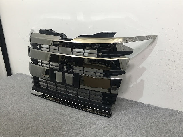 新車外し!ノア/SG/SZ 90/ZWR90W/ZWR95W/MZRA90W/MZRA95W 純正 フロント グリル/ラジエーターグリル 53101-V1020/53112-V1020(132486)