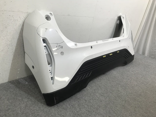 サクラ B6AW 純正 リア バンパー 85022 7PA-0 ホワイトパール QBB 日産(132550)
