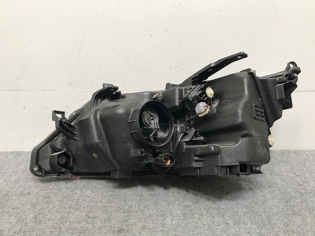 セレナ/ハイウェイスター/S/X/G C27/GC27/GFC27/GNC27/GFNC27 純正 前期 右 ヘッドライト LED レベライザー 刻印Z KOITO 100-23721(132602)