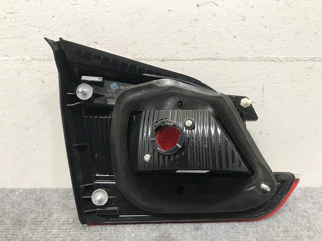 レヴォーグ VM4/VMG 純正 右 テールランプ/ライト/レンズ フィニッシャーランプ ハロゲン ICHIKOH D124/84251VA000 84912VA061(132645)
