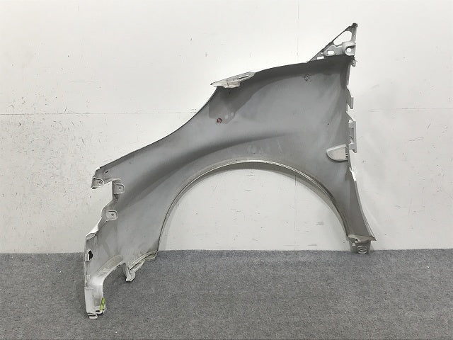 スマート フォーツー/W451/C451 純正 右 フロント フェンダー A 451 881 02 01/4518810201 クリスタルホワイト EAZ ベンツ(132654)