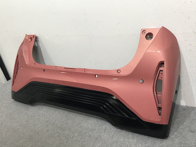 サクラ B6AW 純正 リア バンパー 85022 7PA-0 ブロッサムピンクメタリック NMR 日産(132749)