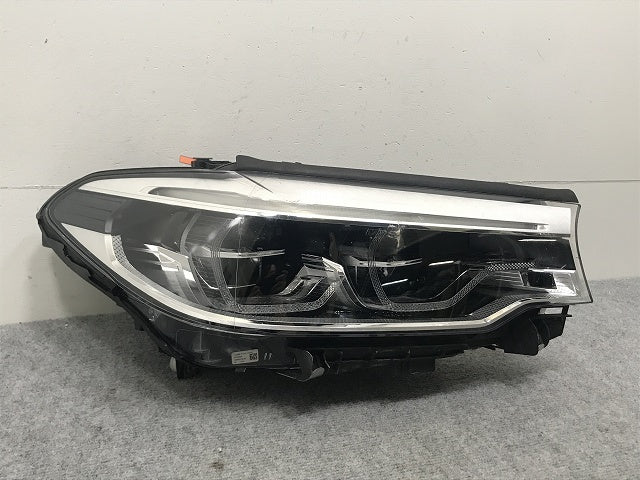 ジャンク!5シリーズ G30/G31 純正 右 ヘッドライト/ランプ LED 7214964-03 BMW(132806)