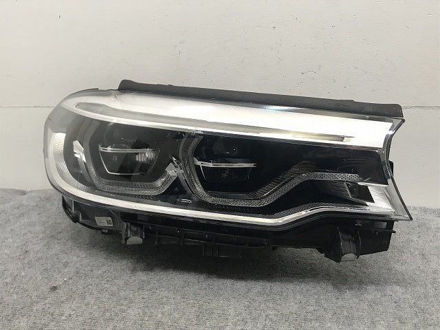 ジャンク!5シリーズ G30/G31 純正 右 ヘッドライト/ランプ LED 7214964-03 BMW(132806)