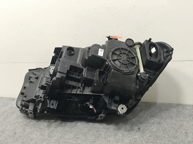 ジャンク!5シリーズ G30/G31 純正 右 ヘッドライト/ランプ LED 7214964-03 BMW(132806)