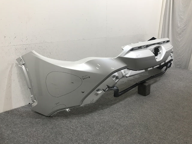 カローラ/クロス/ハイブリッド ZSG10/ZVG11/ZVG15/ZVG13/ZVG16/MXGA10 純正 フロント バンパー 52119-16580 ホワイトパール 089(132989)