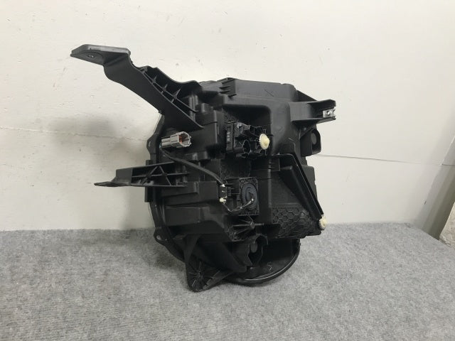 ekクロス B34W/B35W/B37W/B37W 純正 右 ヘッドライト/ランプ LED レベライザー 刻印C KOITO 100-23773 MQ714714 三菱(133005)