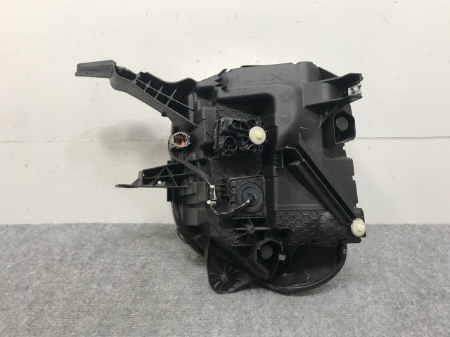 ekクロス B34W/B35W/B37W/B37W 純正 右 ヘッドライト/ランプ LED レベライザー 刻印C KOITO 100-23773 MQ714714 三菱(133005)