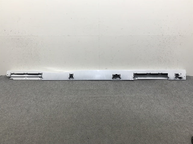セレナ/ハイウェイスター ルキシオン e-POWER C28/FC28/FNC28/GFC28 純正 左 サイドステップ/サイドスカート 76851 7DF0A QBE(133010)