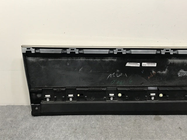 ヴォクシー/ノア/Si/ZS 80系/ZRR80W/ZRR85W/ZWR80W 純正 左 フロント サイドパネル 76904-28140 ホワイトパールクリスタル 086(133025)