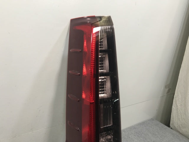 エスクァイア/ノア 80系/ZWR80G/ZWR80W/ZRR80G/ZRR85G/ZRR80W/ZRR85W 純正 前期 左 テールランプ LED 刻印AL KOITO 28-231(133075)