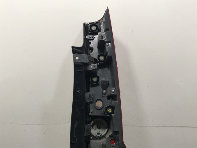 エスクァイア/ノア 80系/ZWR80G/ZWR80W/ZRR80G/ZRR85G/ZRR80W/ZRR85W 純正 前期 左 テールランプ LED 刻印AL KOITO 28-231(133075)