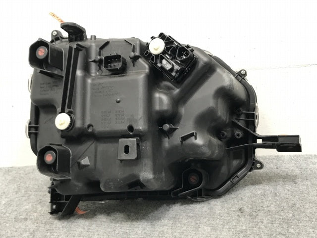タフト LA900S/LA910S 純正 左 ヘッドライト/ランプ LED レベライザー 刻印FL KOITO 100-6907D ダイハツ(133138)