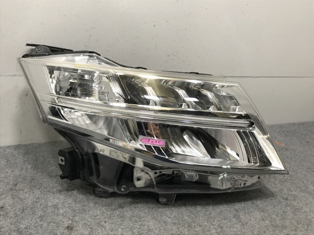 ルーミー/トール/カスタム M900A/M910A/M900S/M910S 純正 前期 右 ヘッドライト/ランプ LED レベライザー STANLEY W3918 トヨタ(133139)