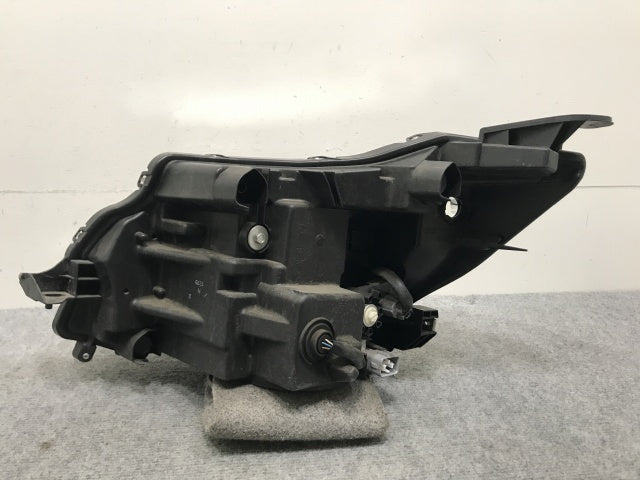 ルーミー/トール/カスタム M900A/M910A/M900S/M910S 純正 前期 右 ヘッドライト/ランプ LED レベライザー STANLEY W3918 トヨタ(133139)