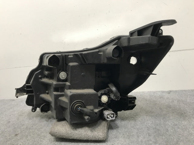 ルーミー/トール/カスタム M900A/M910A/M900S/M910S 純正 前期 右 ヘッドライト/ランプ LED レベライザー STANLEY W3918 トヨタ(133139)