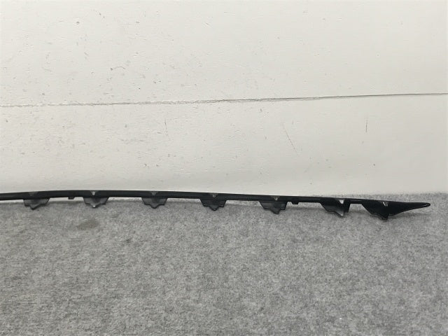 新品!Eクラス W211 純正 フロント バンパー カバー モール A211 885 23 21188500239197 ブラック メタリック メルセデスベンツ(133264)
