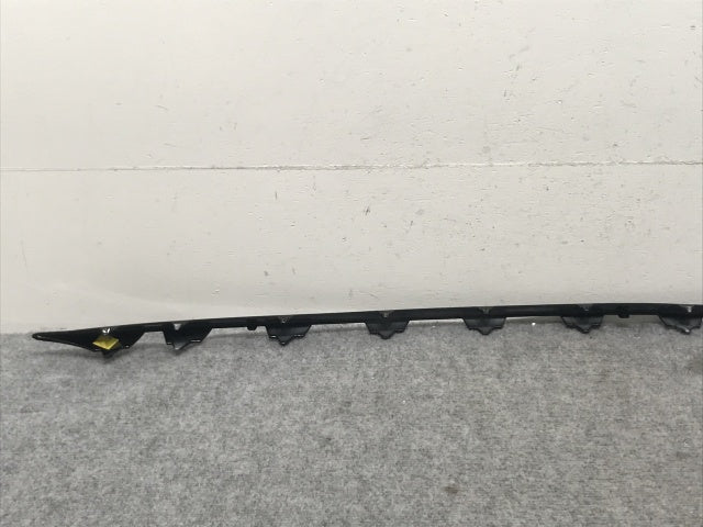 新品!Eクラス W211 純正 フロント バンパー カバー モール A211 885 23 21188500239197 ブラック メタリック メルセデスベンツ(133265)