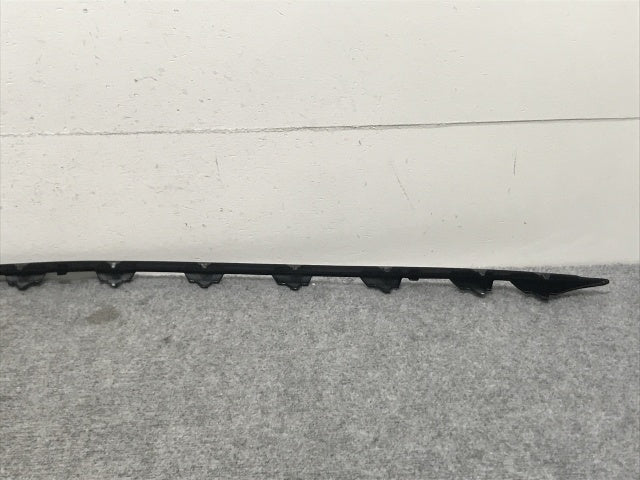 新品!Eクラス W211 純正 フロント バンパー カバー モール A211 885 23 21188500239197 ブラック メタリック メルセデスベンツ(133265)