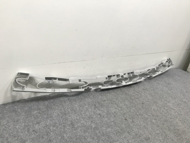 新品!X3シリーズ E83 純正 リア バンパー センター ホルダー 51 12 3 414 404 51123414404 未塗装 BMW(133297)