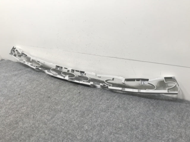 新品!X3シリーズ E83 純正 リア バンパー センター ホルダー 51 12 3 414 404 51123414404 未塗装 BMW(133297)