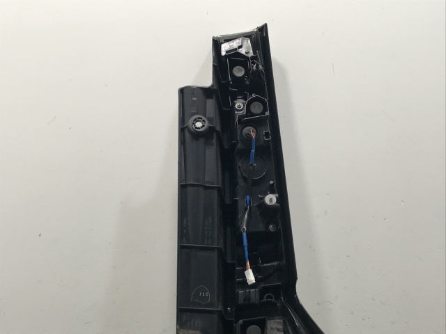 タンク/トール/ジャスティ/カスタム M900A/S/F/M910A/S/F 純正 前期 左 テールランプ/ライト/レンズ LED 刻印H KOITO 220-69045(133345)