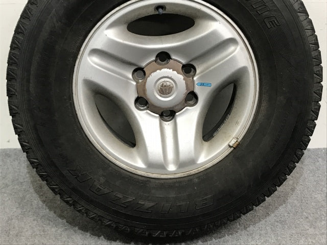 ランドクルーザー/ランクル/プラド 90 純正 後期 タイヤホイール スタッドレス 1本 16x7JJ/ET15/6穴 6H/PCD139.7/ハブ径103mm(133362)
