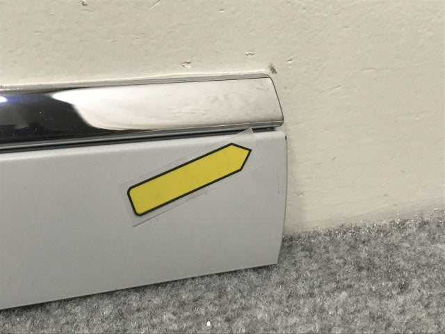 新品!A8/S8 4E系 純正 左 フロント ドア モール 4E0853953DGRU サフ アウディ(133434)