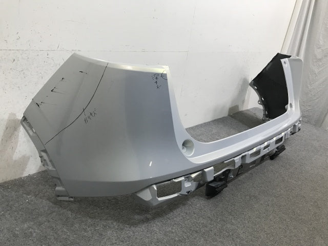 ヴェゼル/VEZEL/e:HEV RV3/RV4/RV5/RV6 純正 リア バンパー 71501-3M0-0000 プレミアムサンライトホワイトパール NH902P ホンダ(133624)
