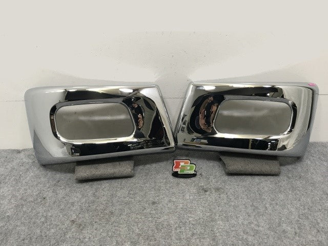 新品!キャンター 8代目 FBA/FEA・B・C系(2010年-2020年)標準 2t 社外 左右 フロント コーナーバンパー ジェットイノウエ メッキ(133678)