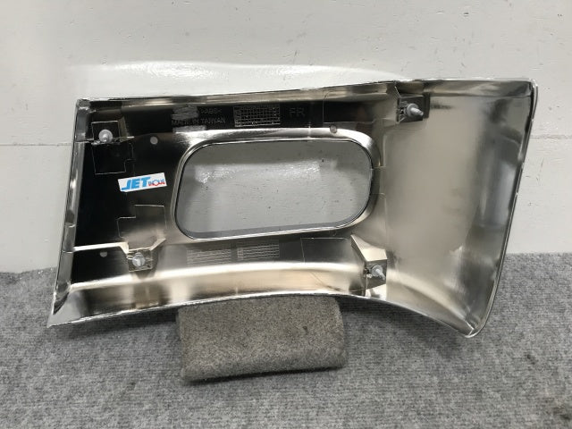 新品!キャンター 8代目 FBA/FEA・B・C系(2010年-2020年)標準 2t 社外 左右 フロント コーナーバンパー ジェットイノウエ メッキ(133678)