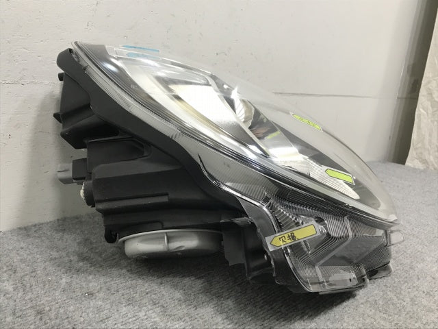 パッソ モーダ/ブーン シルク M700A/M710A/M700S/M710S 純正 右 ヘッドライト LED レベライザー 刻印YZ KOITO 100-69028 トヨタ(133707)