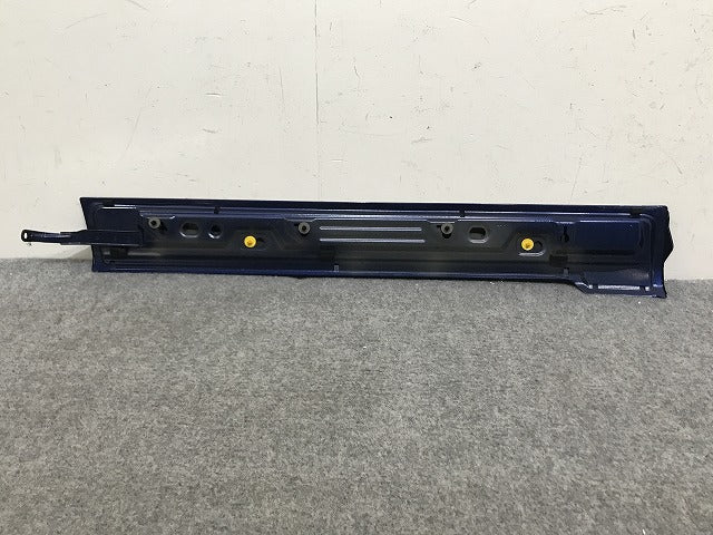 セレナ/ハイウェイスター ルキシオン e-POWER C28/NC28/FC28/FNC28/GC28/GFC28 純正 右 スライドドアレールカバー ブルー メタリック 日産(133749)