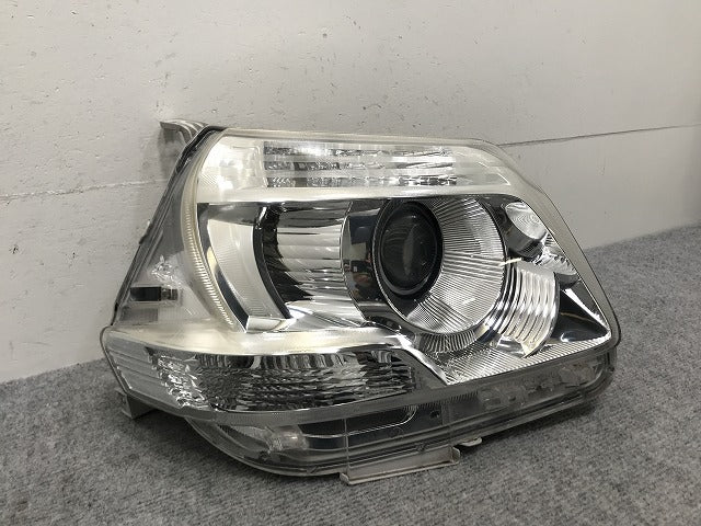 シエンタ ダイス NCP81G/NCP85G 純正 右 ヘッドライト/ランプ キセノン HID レベライザー AFS無 KOITO 52-240 トヨタ(133785)