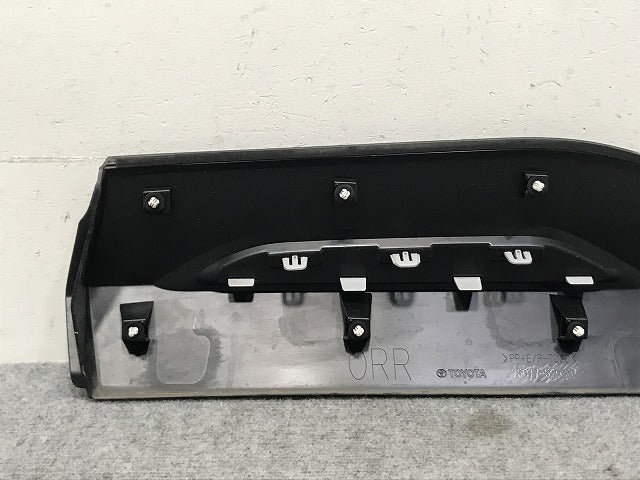 ヤリスクロス MXPB10/MXPB15/MXPJ10/MXPJ15 純正 右 リア ドア プロテクター/サイドパネル 75077-52030 素地 トヨタ(133830)