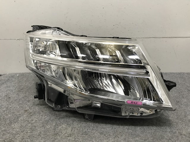 ルーミー/トール/カスタム M900A/M910A/M900S/M910S 純正 前期 右 ヘッドライト LED レベライザー STANLEY W3918 81130-B1220(133888)