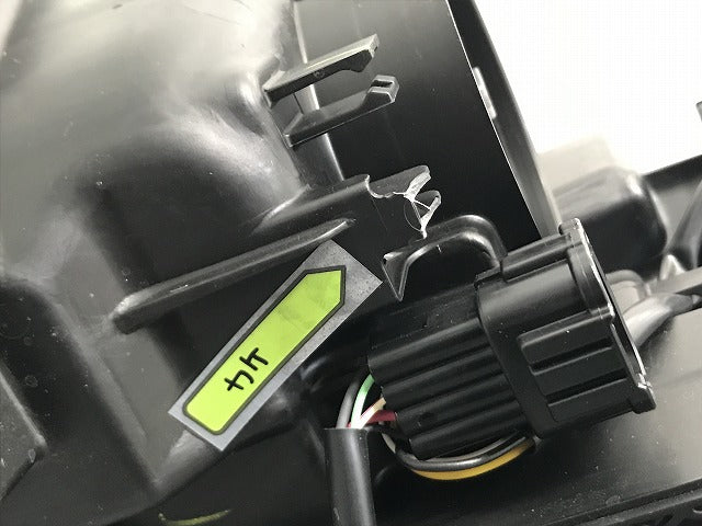 セレナ/ハイウェイスター/S/X/G/XV C27/GC/GFC/GNC/GFNC/HFC/HC 純正 前期 右ヘッドライト LED 刻印Z 100-23721 26025-5TF5A(133900)