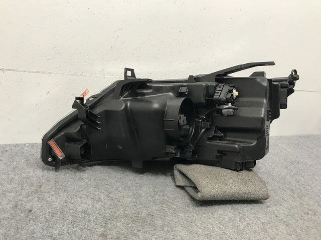 セレナ/ハイウェイスター/S/X/G/XV C27/GC/GFC/GNC/GFNC/HFC/HC 純正 前期 右ヘッドライト LED 刻印Z 100-23721 26025-5TF5A(133900)