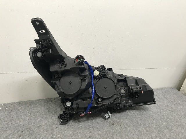 リーフ/LEAF ZE1 純正 前期 左 ヘッドライト/ランプ LED レベライザー 刻印P ICHIKOH 1954/26060 5SK5A 日産(133914)