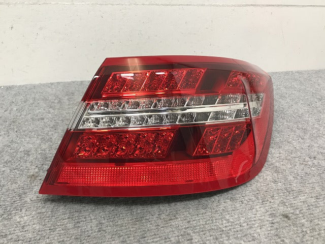 ジャンク!Eクラス クーペ C207 社外 前期 右 テールランプ/ライト/レンズ LED A046317 2079060258 メルセデスベンツ(133939)