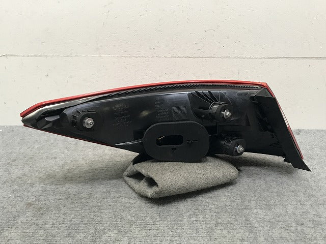 ジャンク!Eクラス クーペ C207 社外 前期 右 テールランプ/ライト/レンズ LED A046317 2079060258 メルセデスベンツ(133939)