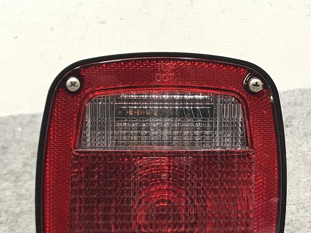 新品!F250/F350 トラック 1999年~2007年 純正 テールランプ/ライト/レンズ ハロゲン 5C3Z13404AA フォード(133941)