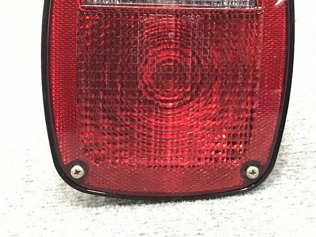 新品!F250/F350 トラック 1999年~2007年 純正 テールランプ/ライト/レンズ ハロゲン 5C3Z13404AA フォード(133941)