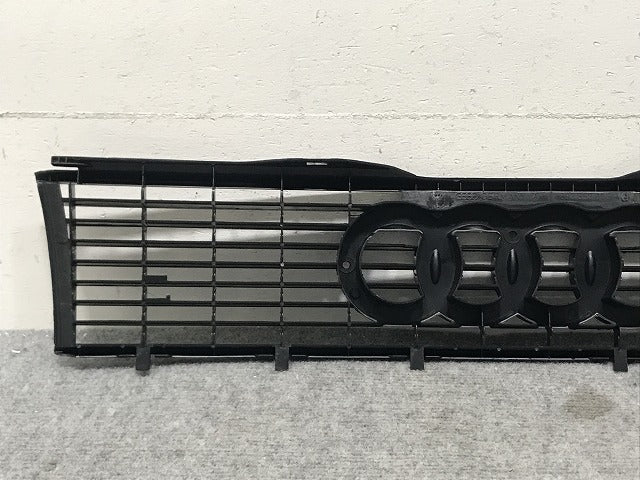 新品!80/90 B3/B4 純正 フロント グリル/ラジエーターグリル 893 853 655 A/893853655 素地 アウディ/Audi(133942)