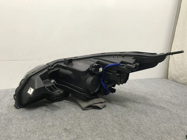 リーフ ZE1 純正 右 ヘッドライト/ランプ LED レベライザー 刻印P ICHIKOH 1954/26010 5SK5A 26025-5SK5A 日産(133954)